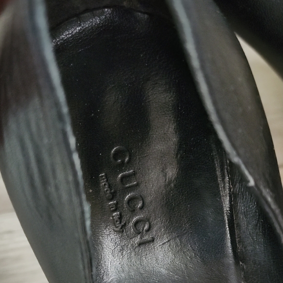 Gucci Black Stiletto Heels with Textured Leather - Picture 6 of 8